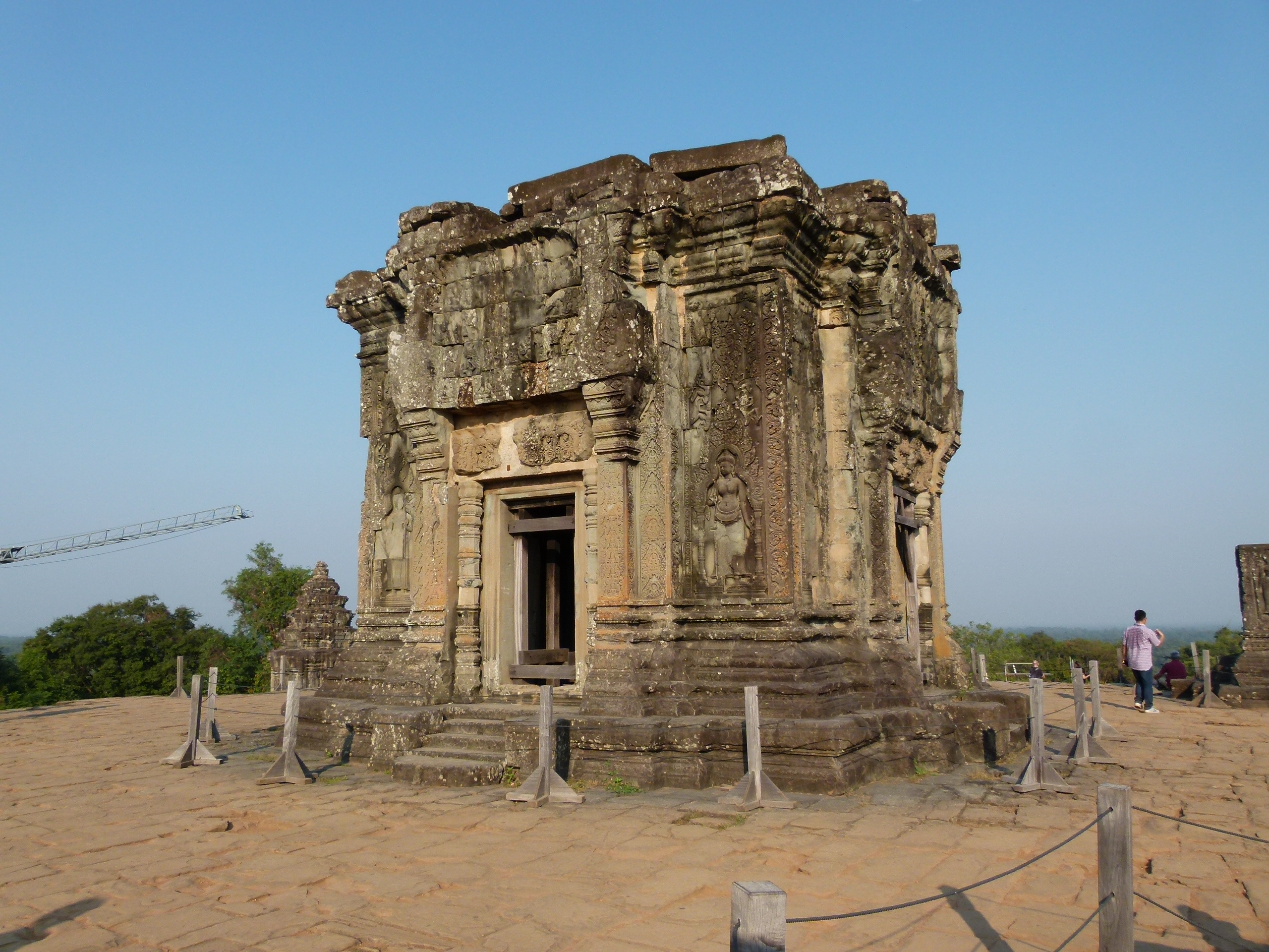 【携程攻略】暹粒巴肯山景点,巴肯山上有巴肯寺,高棉王朝移都吴哥建造