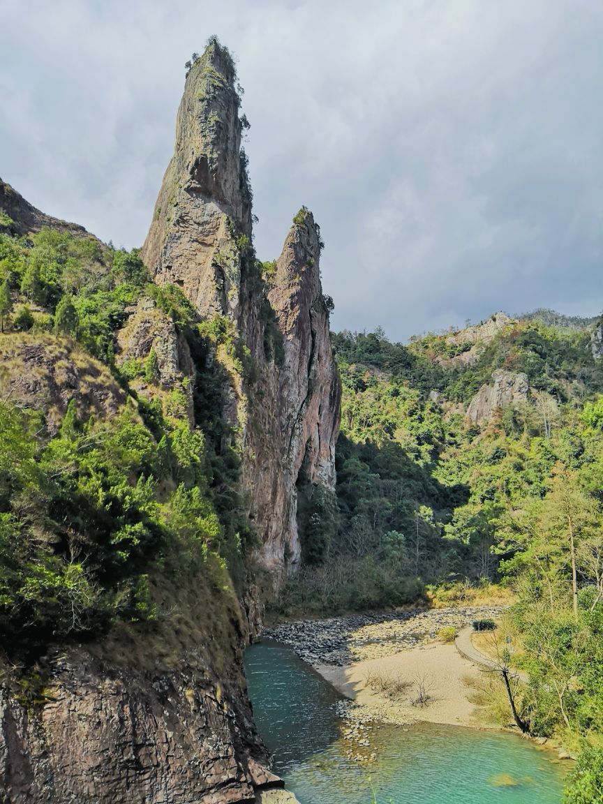 石桅岩