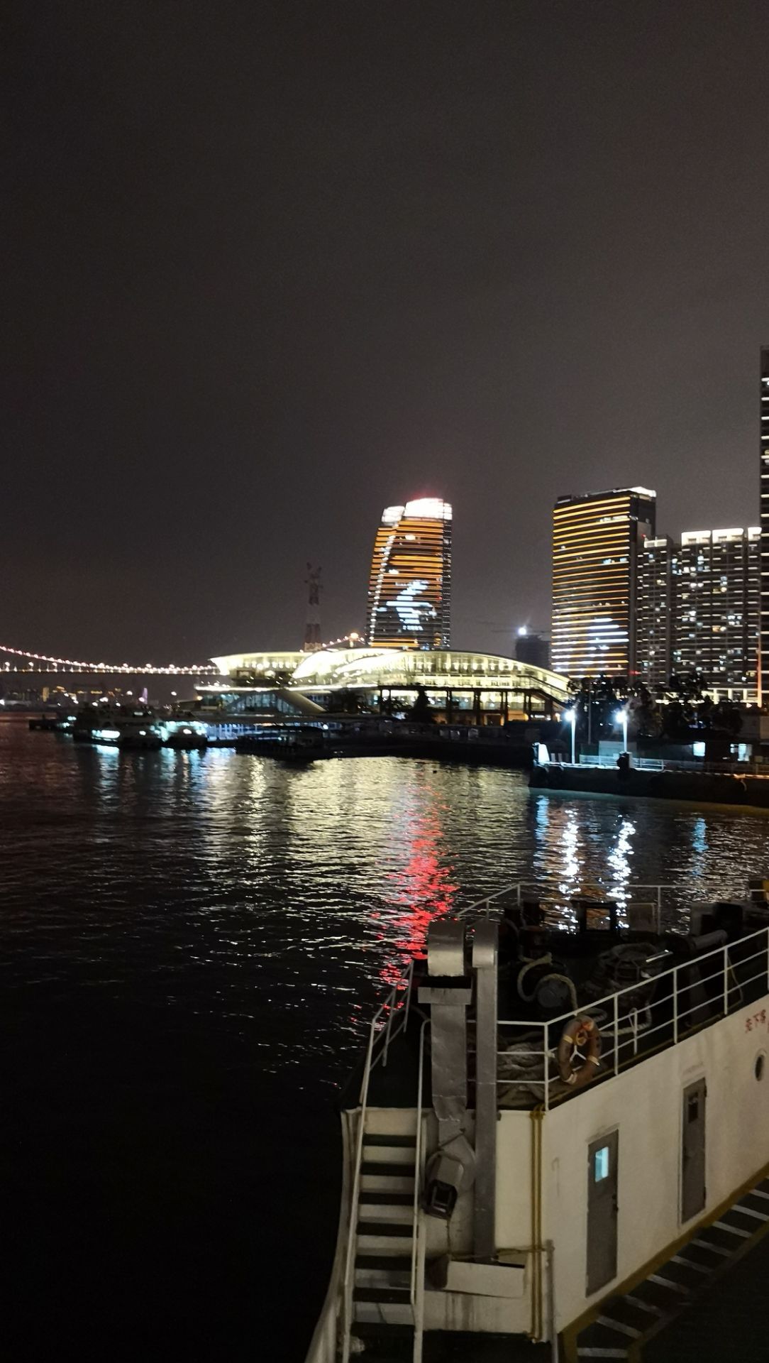 2023鹭江夜游玩乐攻略,广州坐这个游船在珠江上,玩.【去哪儿攻略】