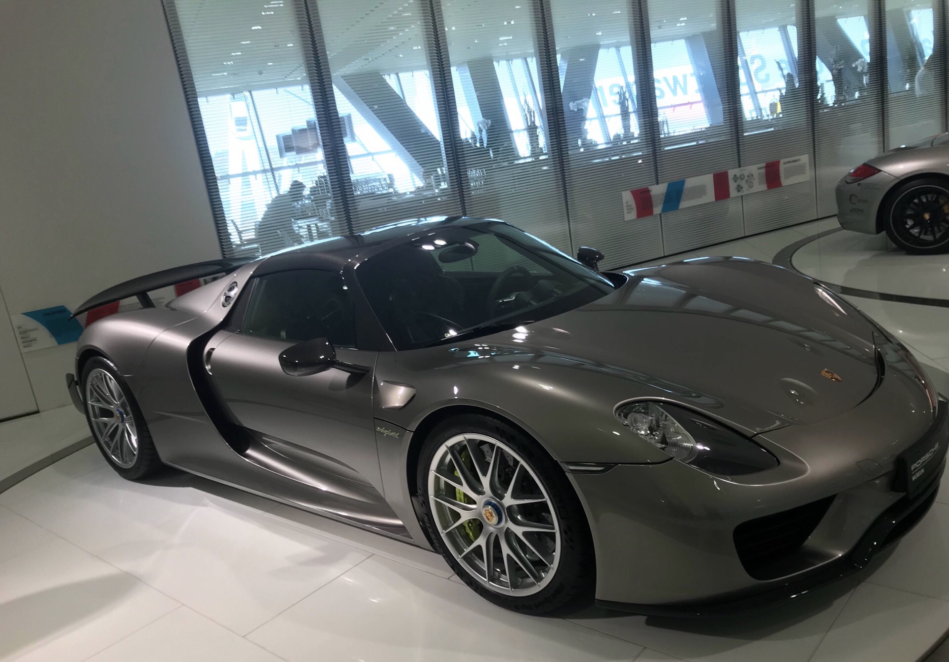 斯图加特最吸引我的就是汽车文化,保时捷博物馆更是经典中的经典