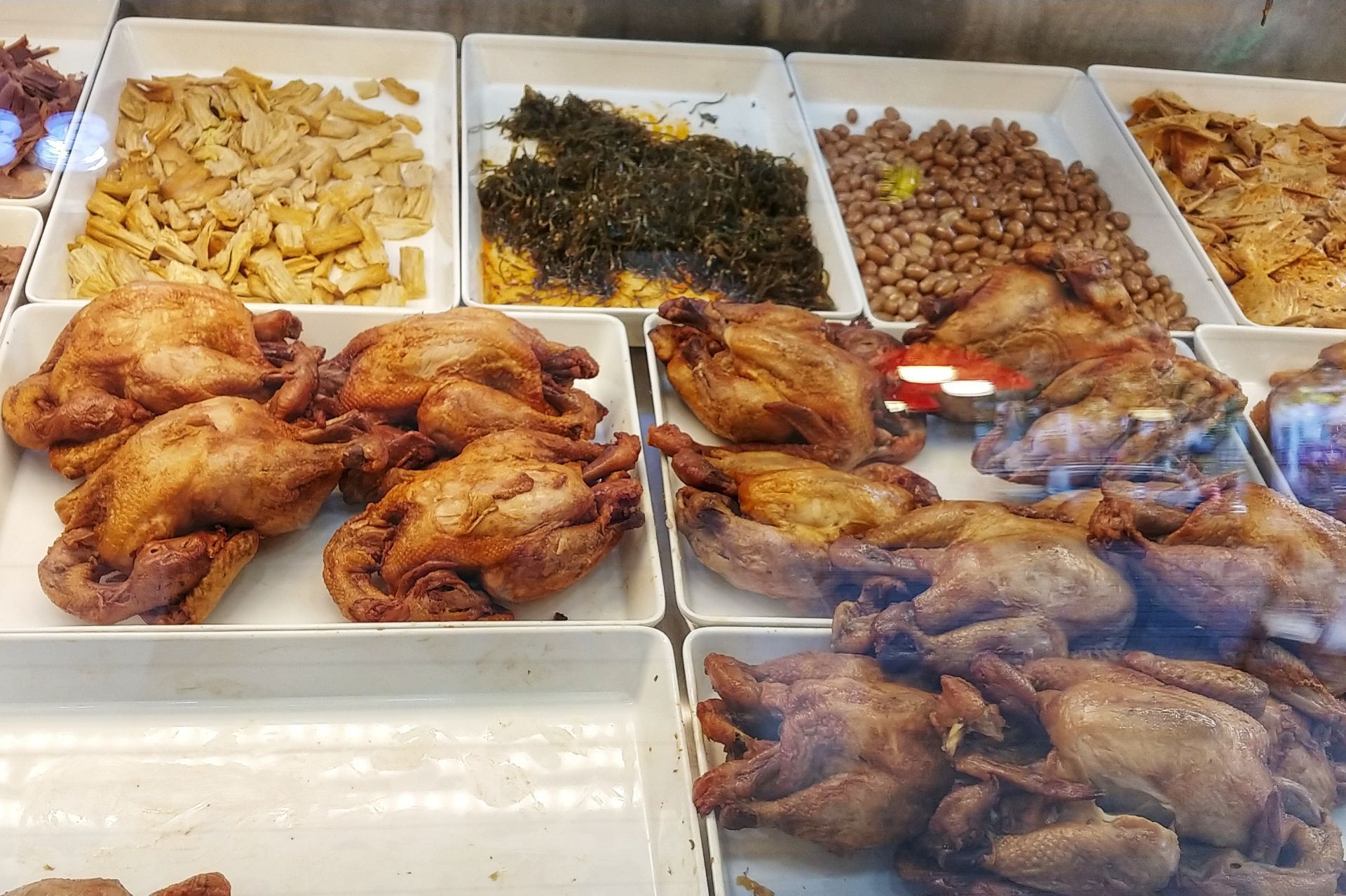 阿滿食品(樂購八一路店)