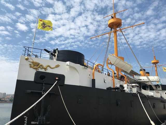 漫步威海刘公岛定远舰刘公岛