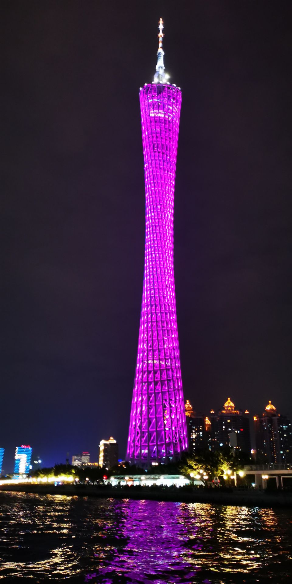 值得一去,夜晚的广州塔更加漂亮! 2020