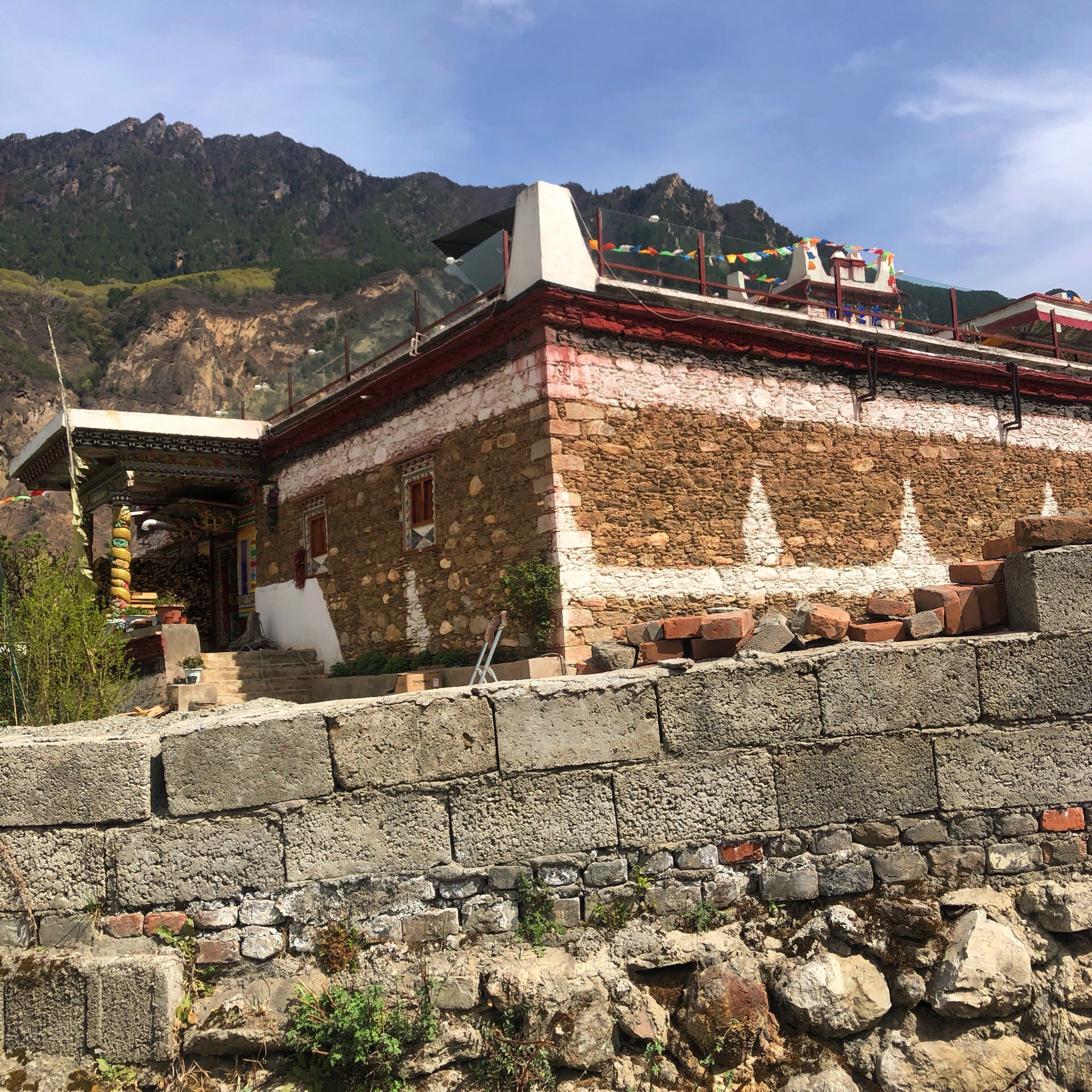 丹巴甲居藏寨攻略,丹巴甲居藏寨门票/游玩攻略/地址/图片/门票价格