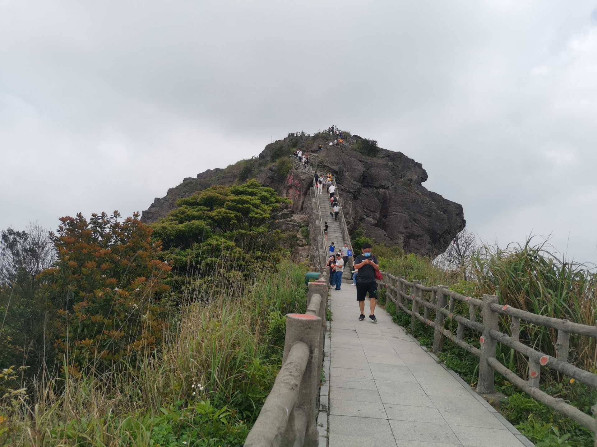 银瓶山