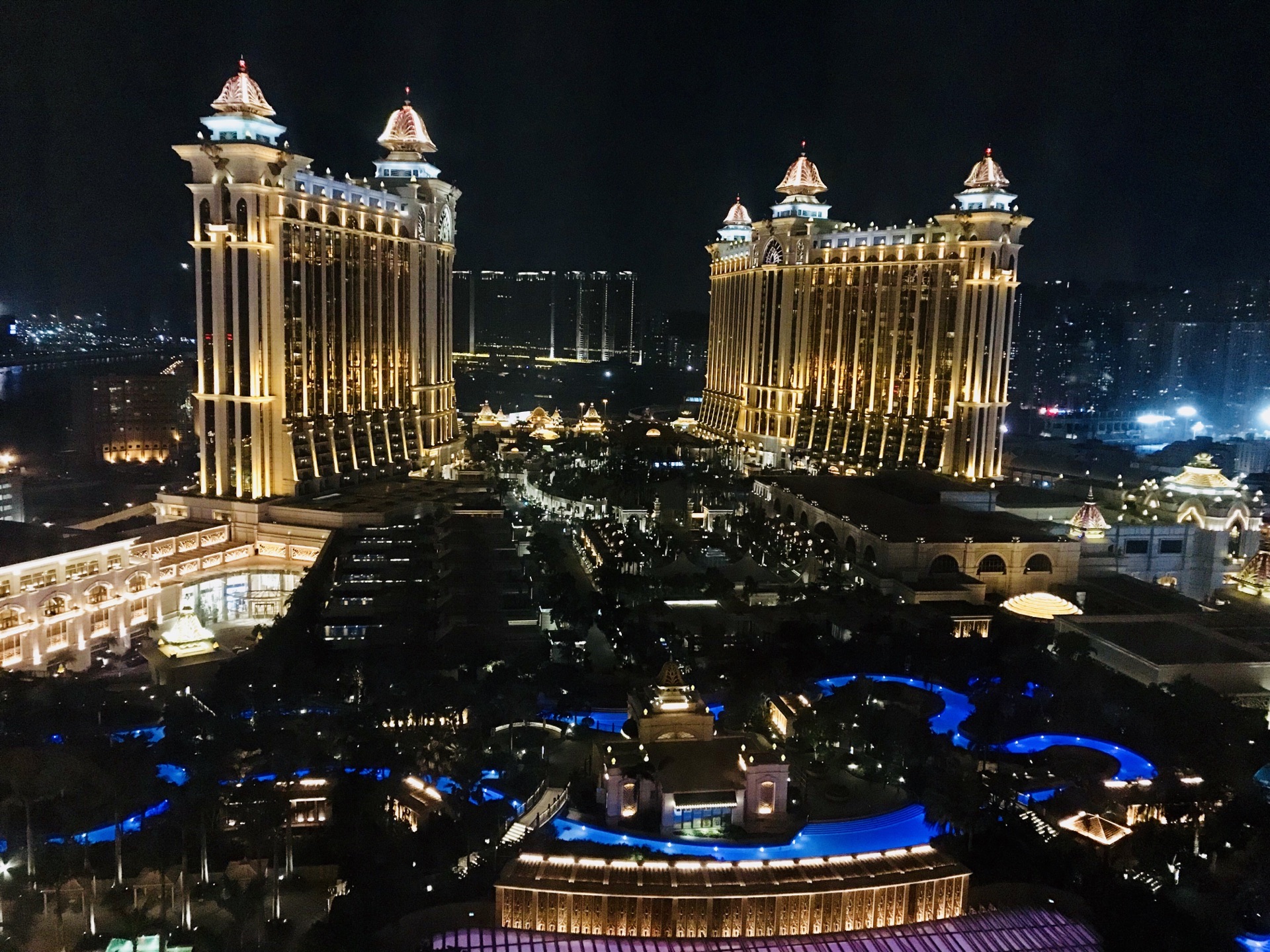 银河渡假区可以说是澳门最大型的酒店娱乐度假区,设施齐全