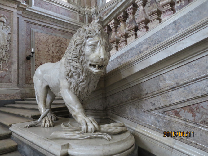 六月的意大利之二-那不勒斯的卡塞塔王宫建筑