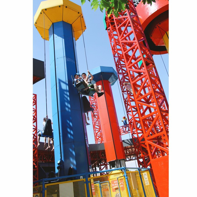 游玩项目:【孩子力量塔】,这真是个"拼爹"的项目啊!力量啊!