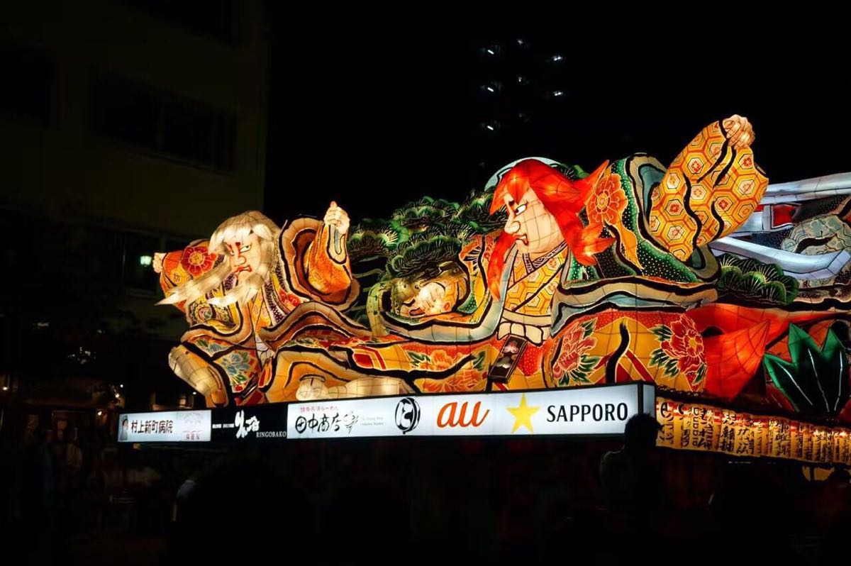 携程攻略 青森县青森睡魔祭 佞武多祭 景点 东北三大祭之一 可以说是日本最漂亮的一个祭典了 每一个花灯都是精