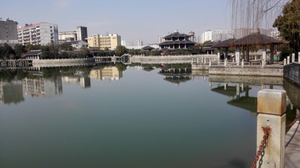 【携程攻略】南昌贤士湖公园景点,每天散步的好场所,虽小但富江南园林