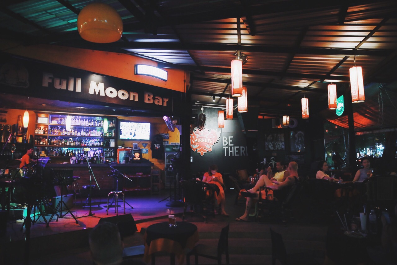 full moon bar