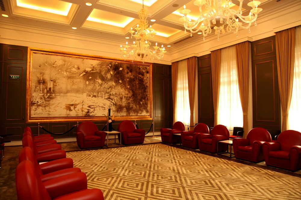 外滩源壹号位于中山东一路33号原英国驻沪总领事馆是外滩第一界面现存