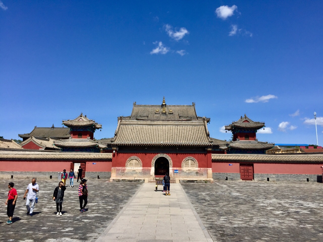 汇宗寺在多伦县城,免门票的景点.逛下半小时左右看看还不错