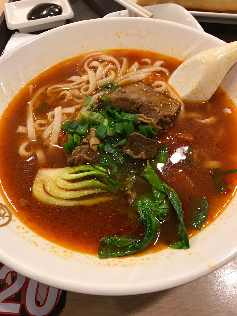 2022永和大王(星河国际店)美食餐厅,点了番茄牛肉面,豆浆油条,.