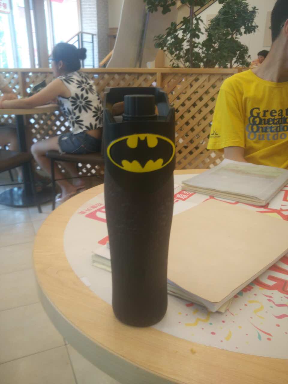 2020德克士(彬县店)美食餐厅,汉堡很棒,还送了很漂亮的杯.