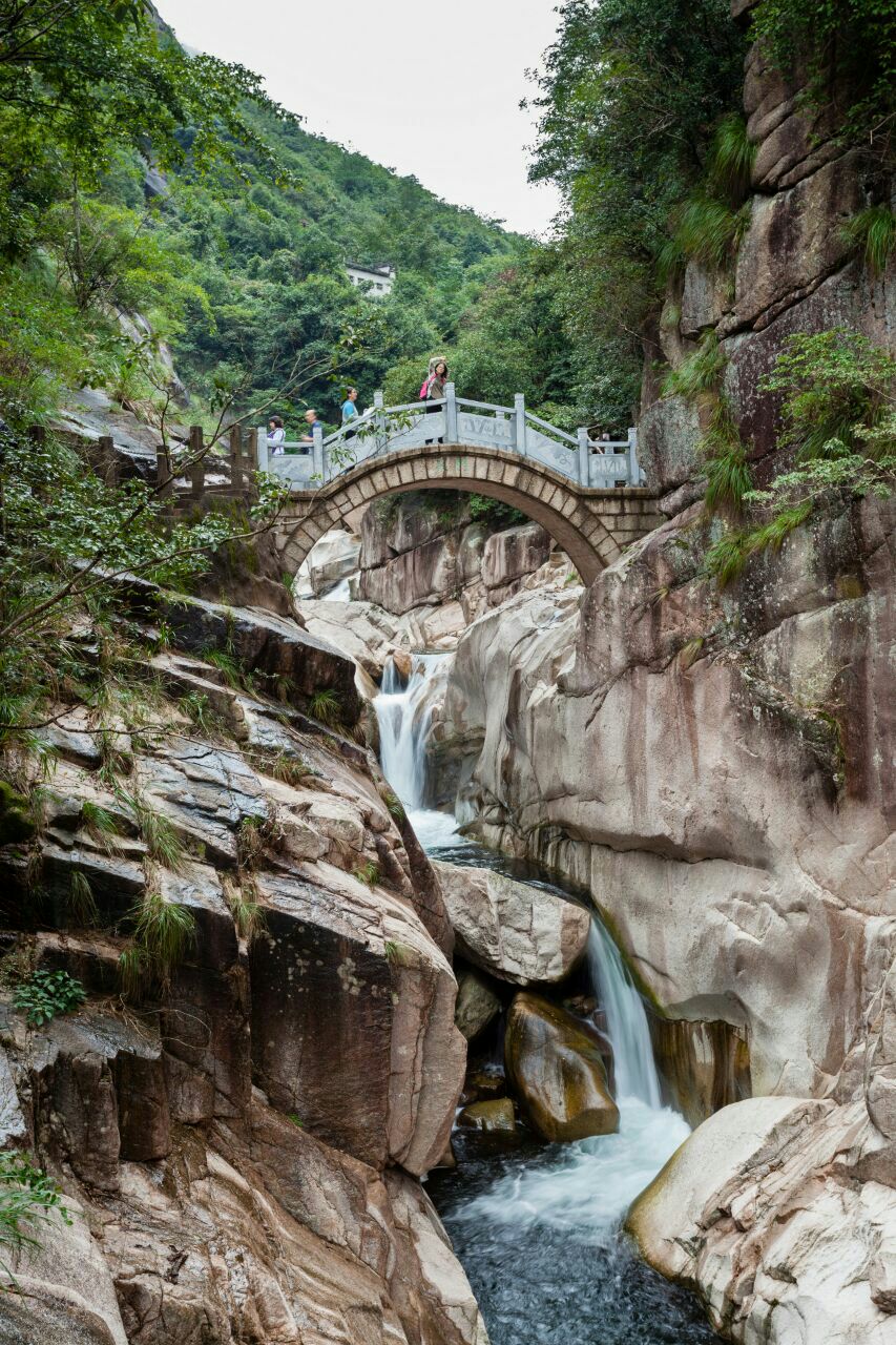 鄣山大峡谷