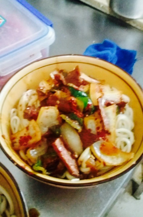 任记石腰子棍棍面 直线距离 100m