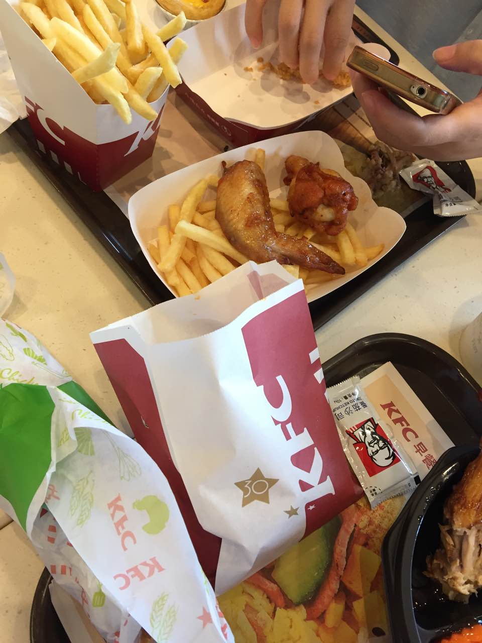 【携程美食林】深圳肯德基(龙平店)餐馆,再一次来到kfc,吃得很多很