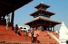 加德满都杜巴广场【尼泊尔】 来尼泊尔最不能错过的景点就是杜巴广场（DurbarSquare），意为皇