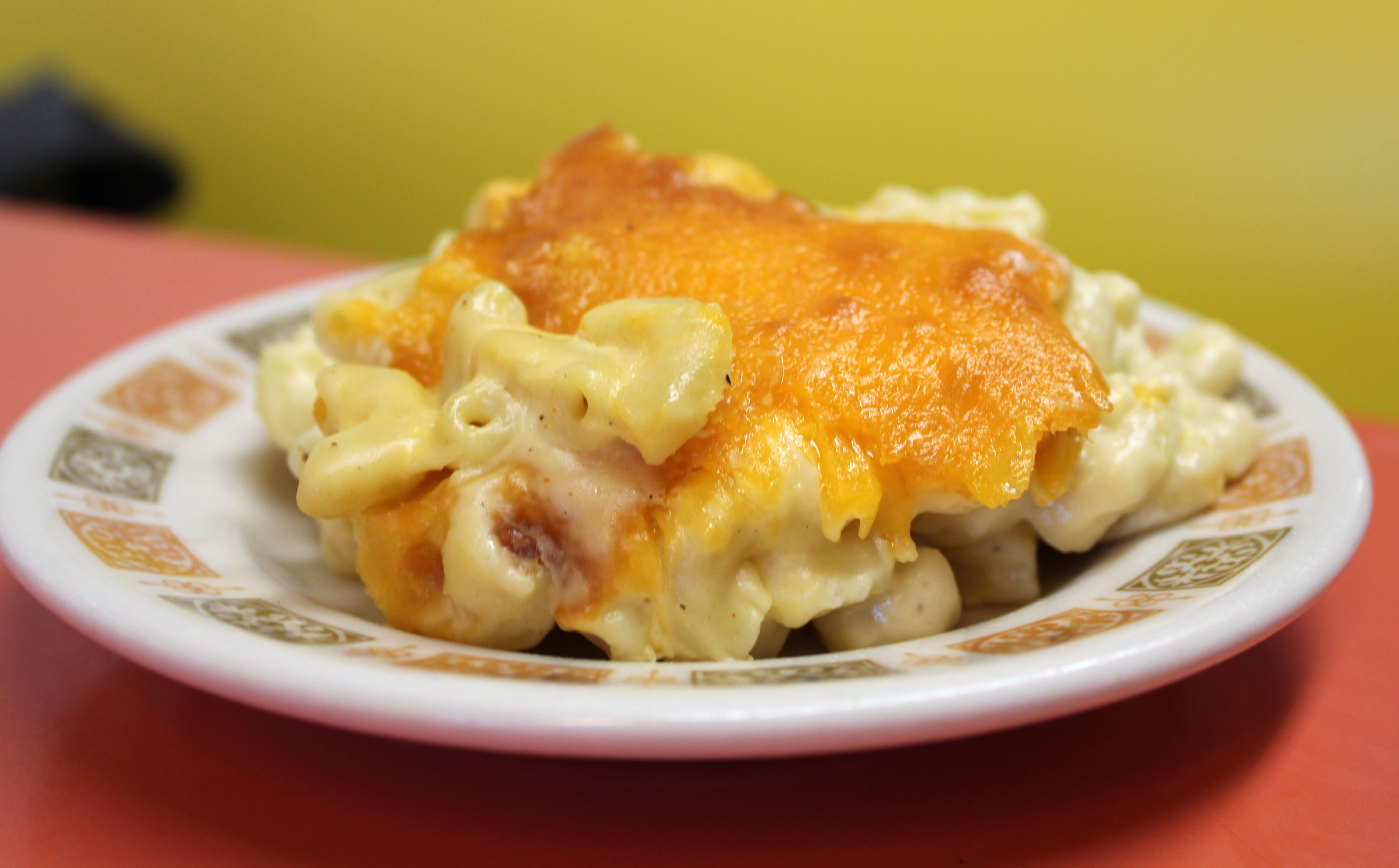 the homemade macaroni and cheese is a common fa.