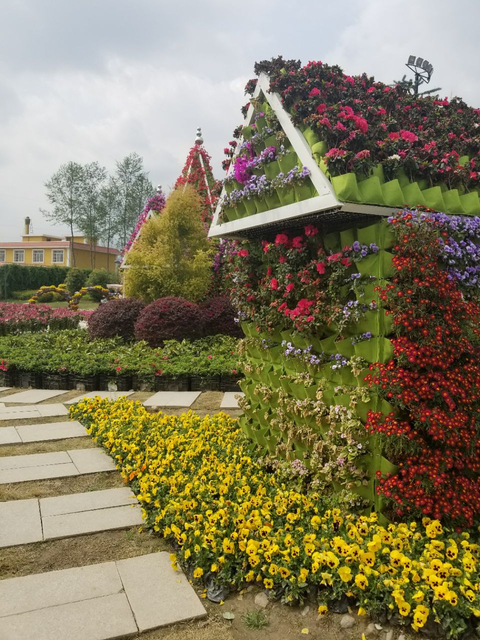 百年好合爱情谷