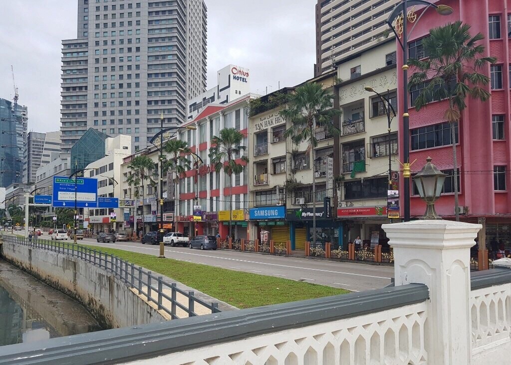 它曾經是從新馬長堤,前往西馬半島的主要道路.