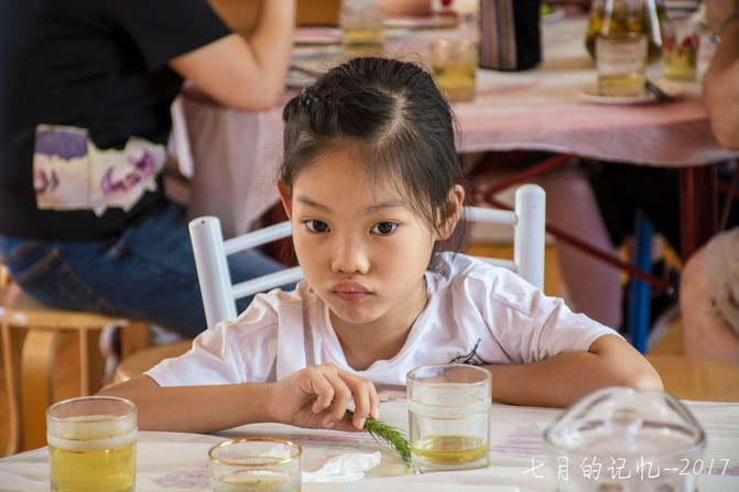 饭店吃饭吃出头发怎么处理 10050r000000hcikyD80E_R_1024_10000_Q90.jpg?proc=autoorient