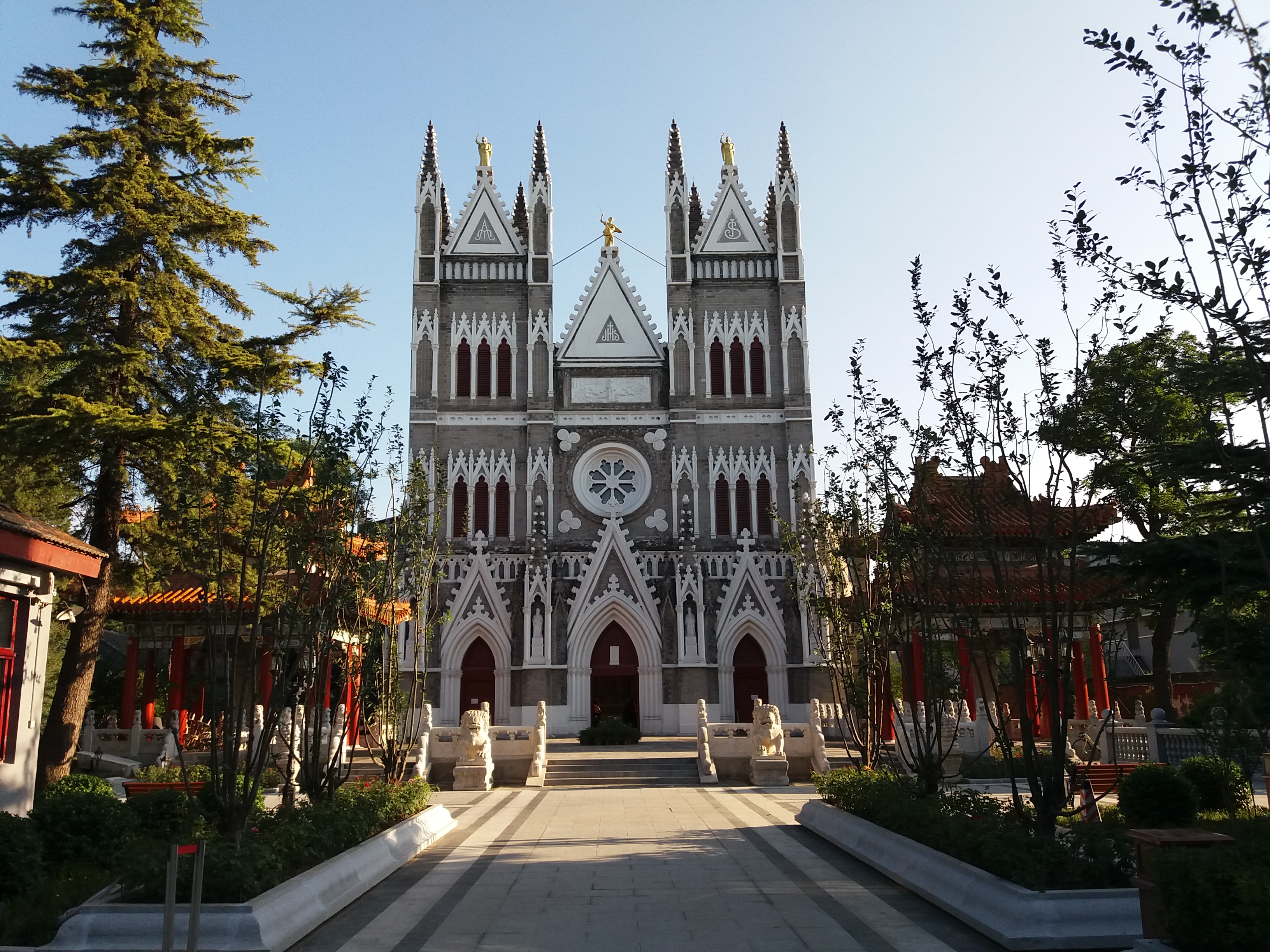 中国有哪些漂亮、值得前去的教堂？ - 知乎
