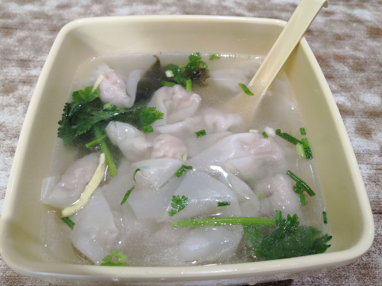 2023吉祥馄饨(马桥店)美食餐厅,喜欢鸡汤小馄饨,汤很鲜美,6...【去哪