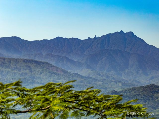 海南热带雨林国家公园五指山景区