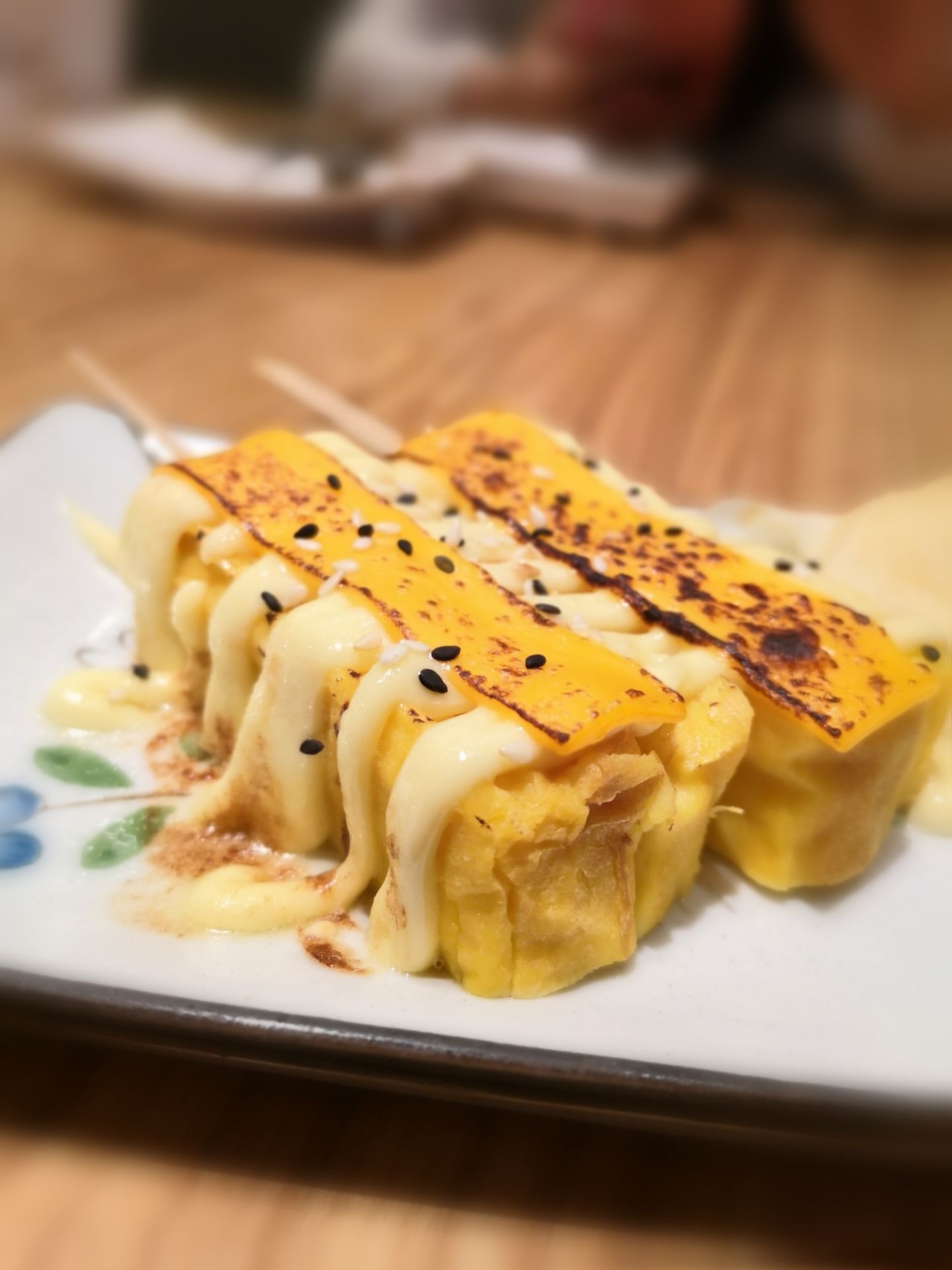 芝士玉子烧口感细腻芝士醇厚浓郁脆感柔顺口感丰富秋