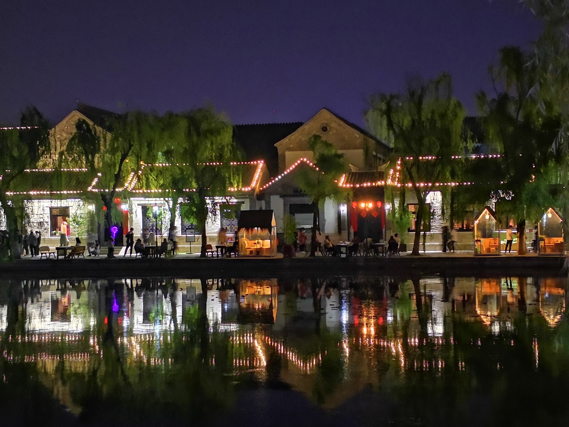 济南百花洲夜景图片