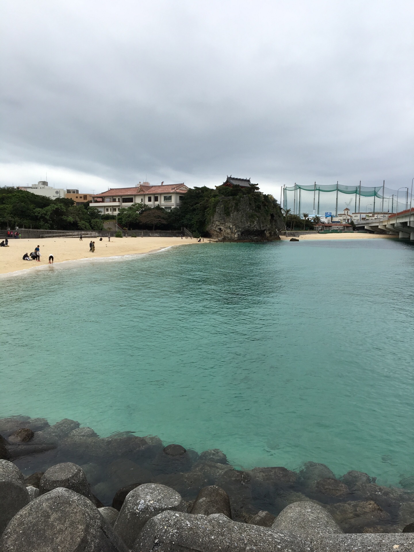 2023波之上海滩游玩攻略,这个很值得一去,虽然沙滩不.【去哪儿攻略】