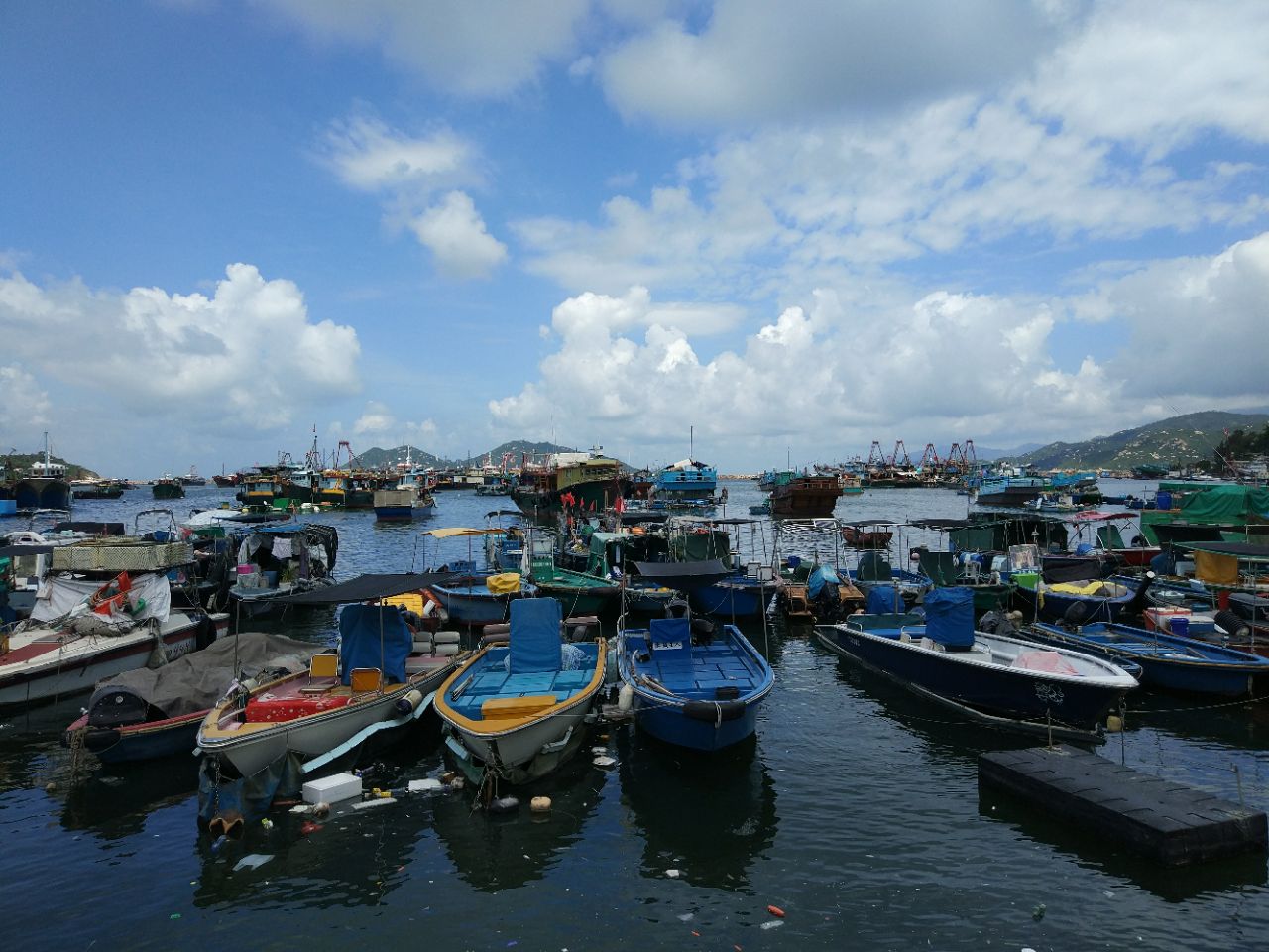 2022长洲岛码头大排档美食餐厅,因此海鲜未必是自己捕来的,.