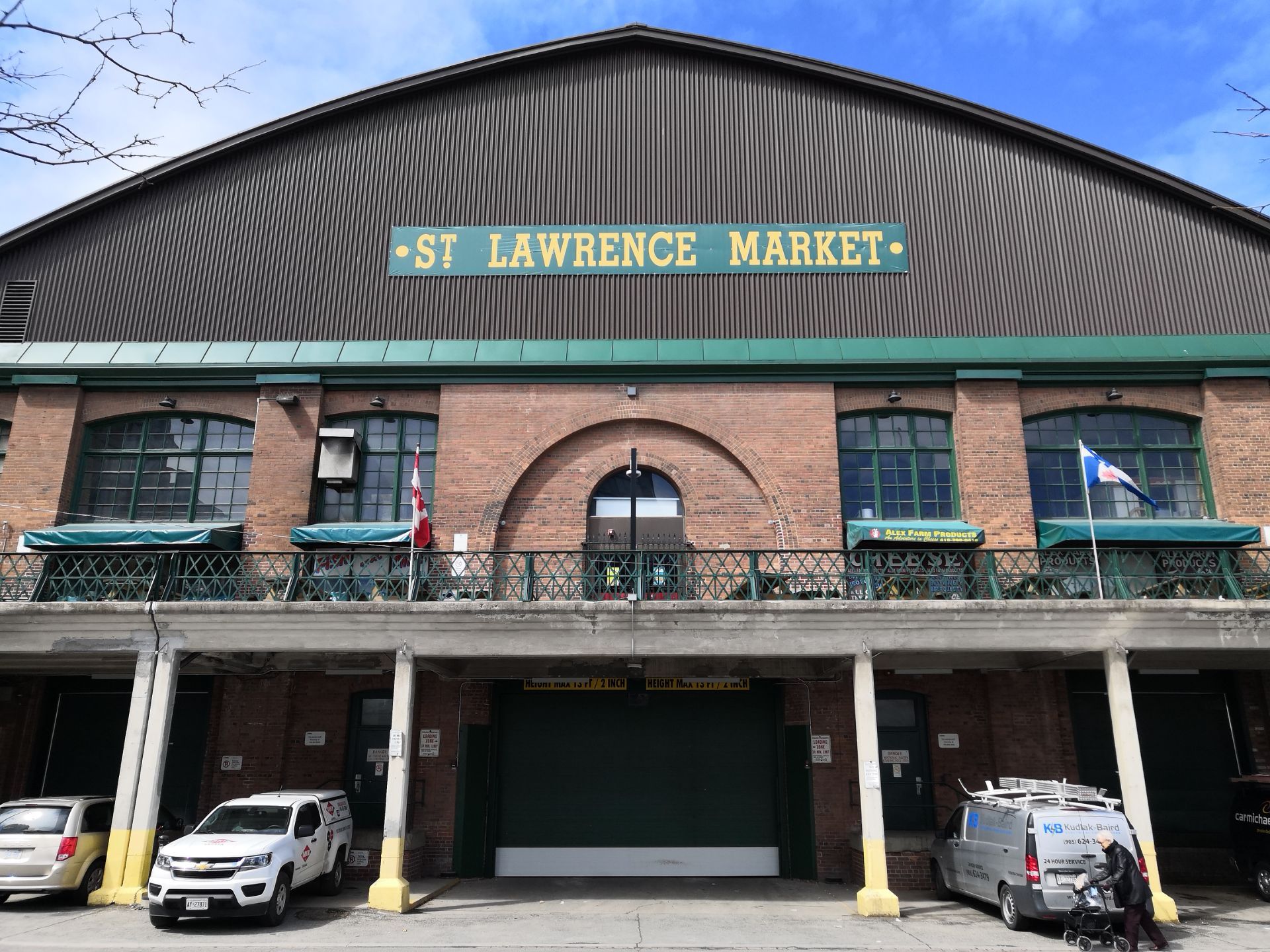 圣劳伦斯市场这处古老的集市一直沿用至今,历久不衰,平时已是非常热闹