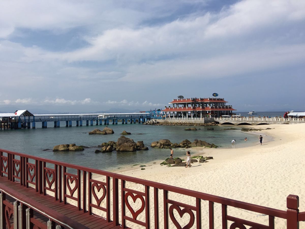 【携程攻略】三亚蜈支洲岛景点,蜈支洲岛是三亚最美的海岛之一,海水