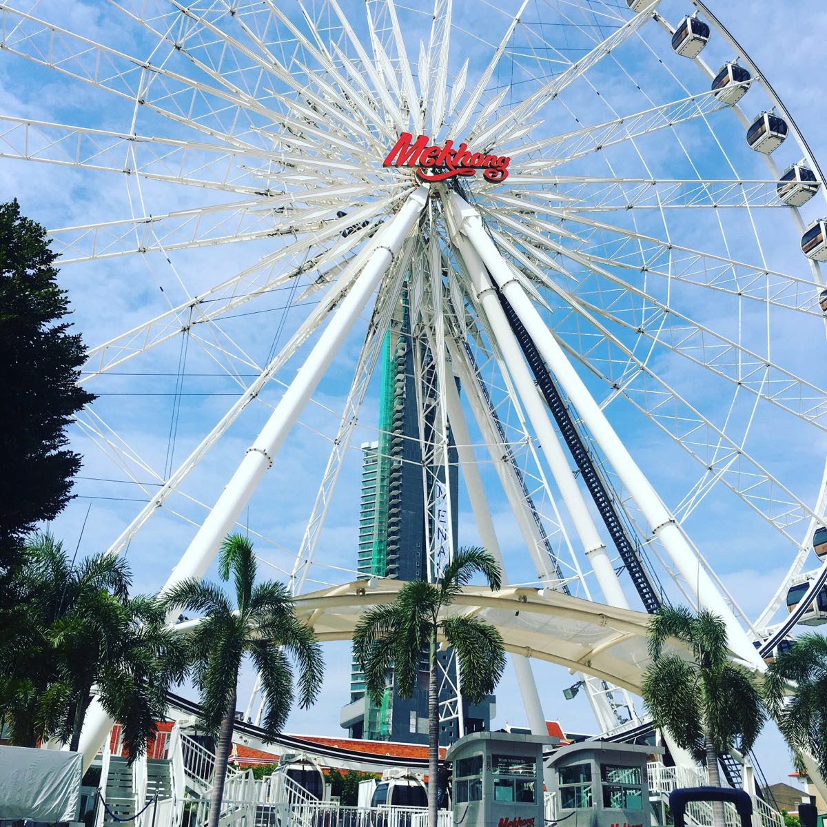 曼谷夜市摩天轮