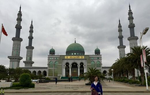 楠哥和玲姐房车行天下 (02)红河自治州!深度探
