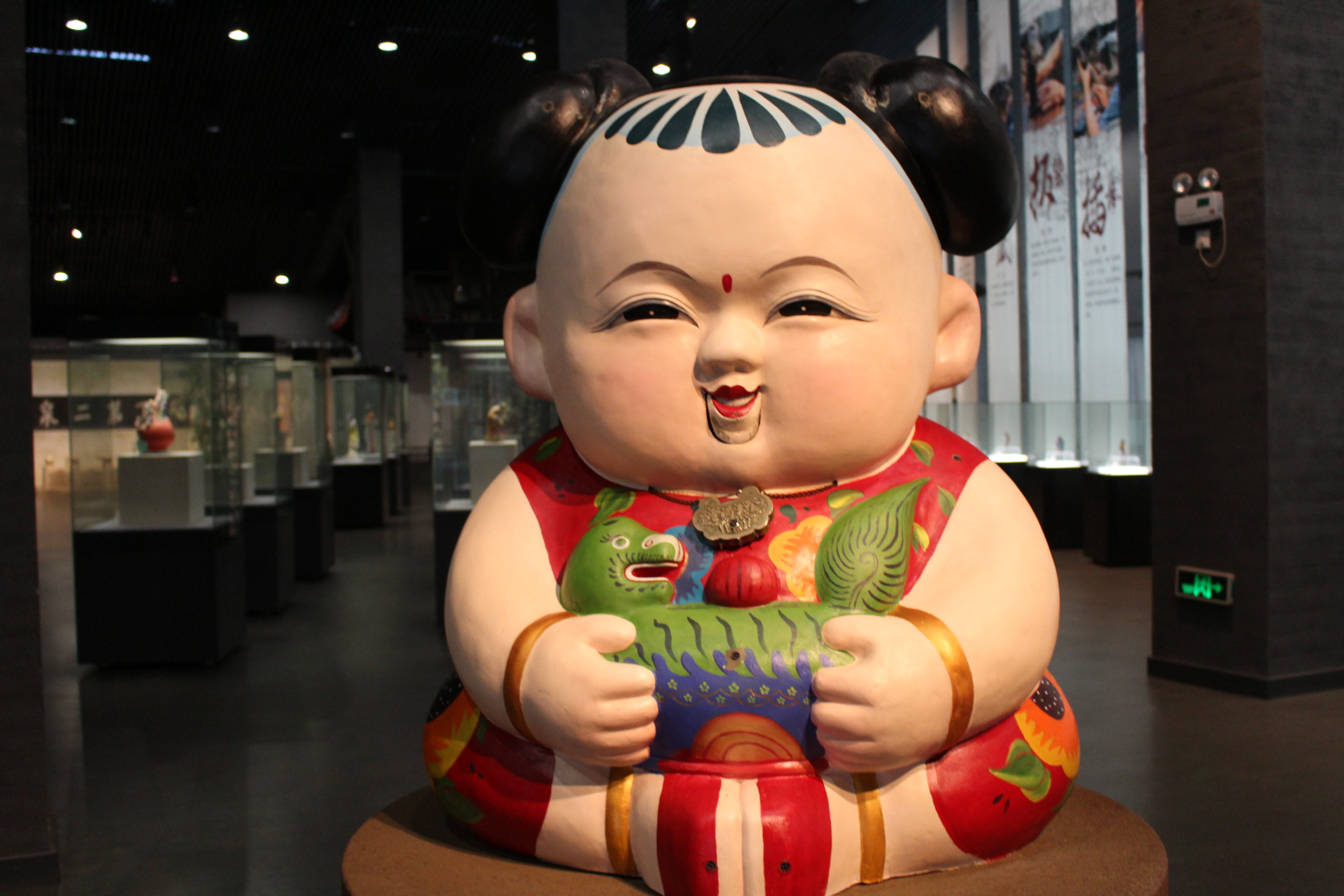 惠山泥人是无锡的三大特产之一,尤其是惠山的大阿福泥塑最为人知也最