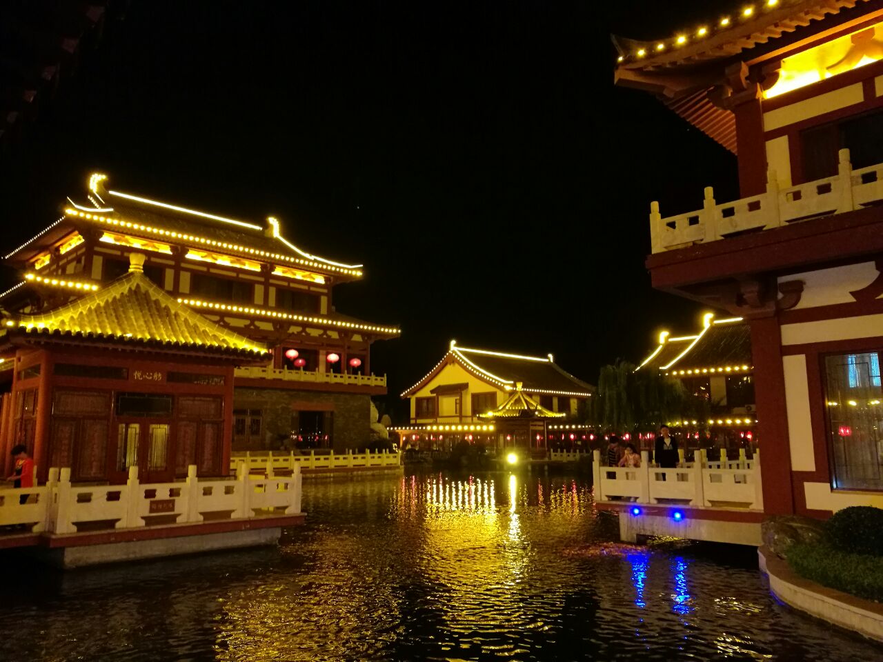 唐皇山谷国宾酒庄