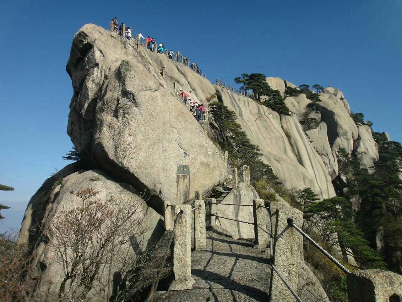 【携程攻略】黄山风景区天都峰景点,天都峰的奇与美是难以用文字去