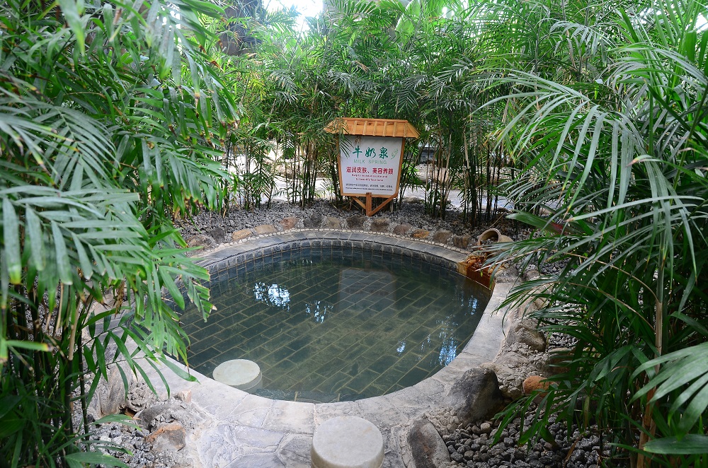 3-Day Rongcheng Tour: Royal Charm at Western Qing Tombs, Relaxation at Jintai Hot Spring