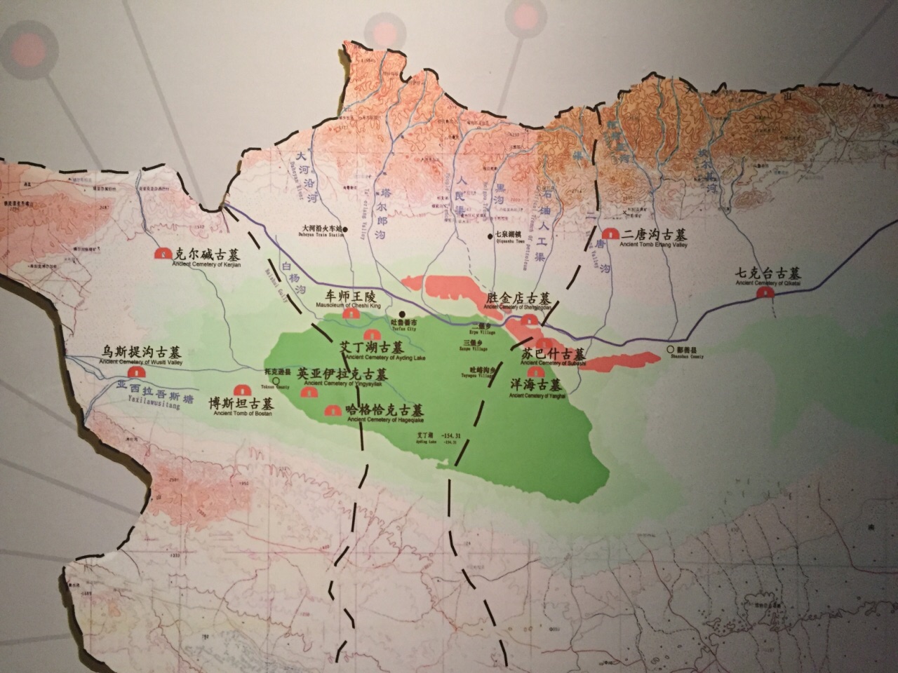 吐鲁番旅游景点地图图片