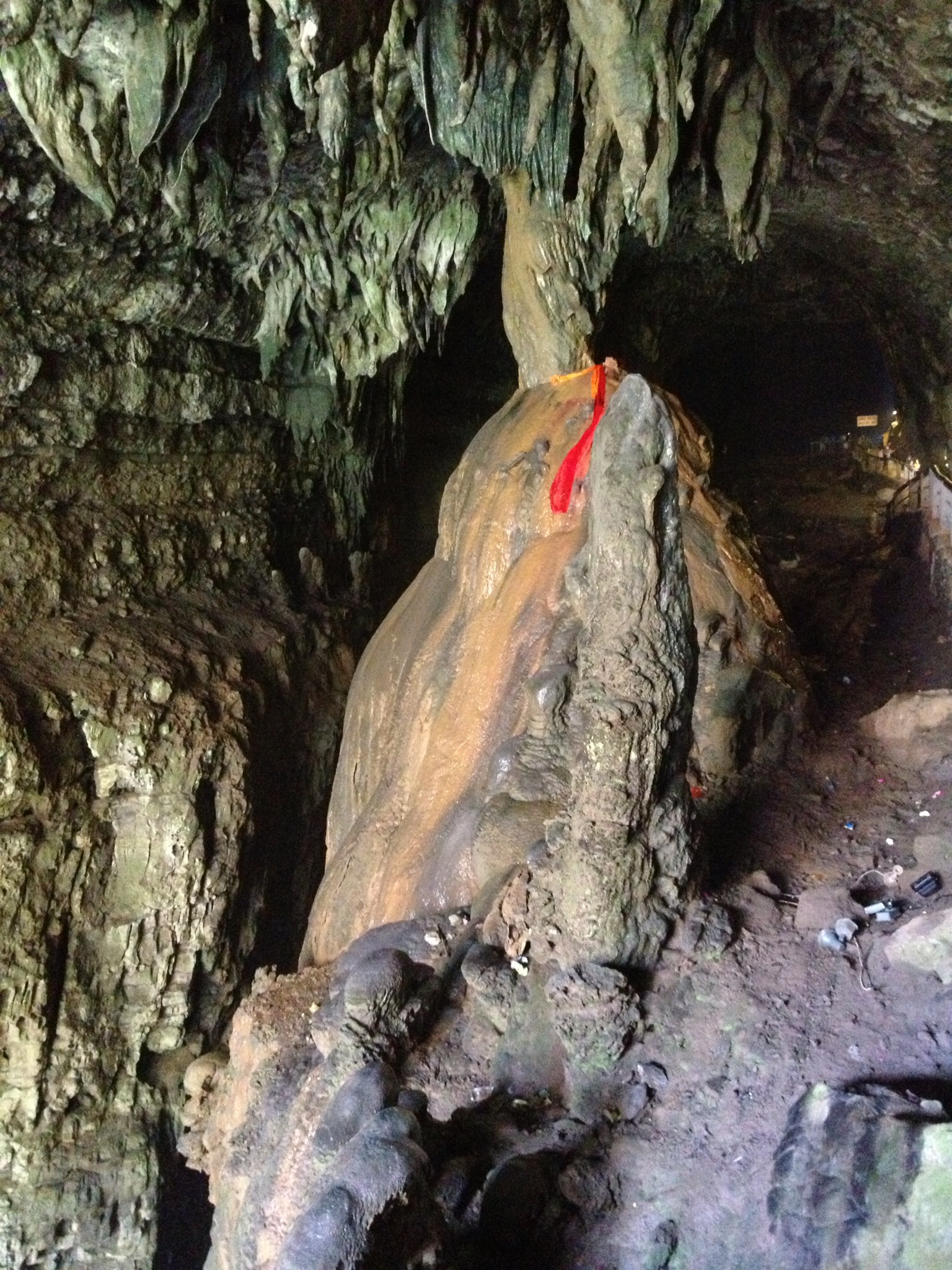 天意谷洞中天河