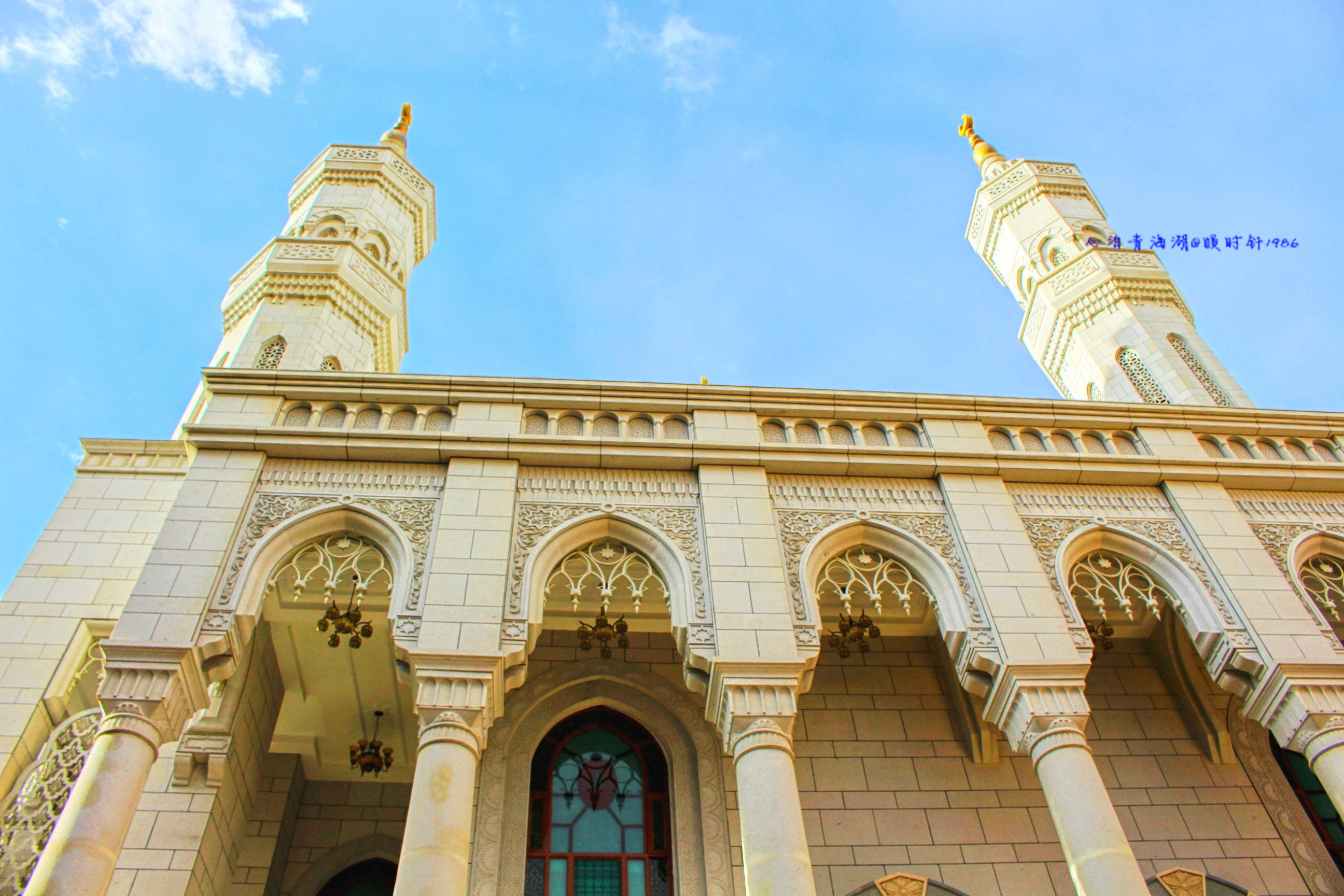 【携程攻略】个旧沙甸大清真寺景点,规模很大，很雄伟，很干净是给人的第一感觉！如果想要看到朝拜的震撼…