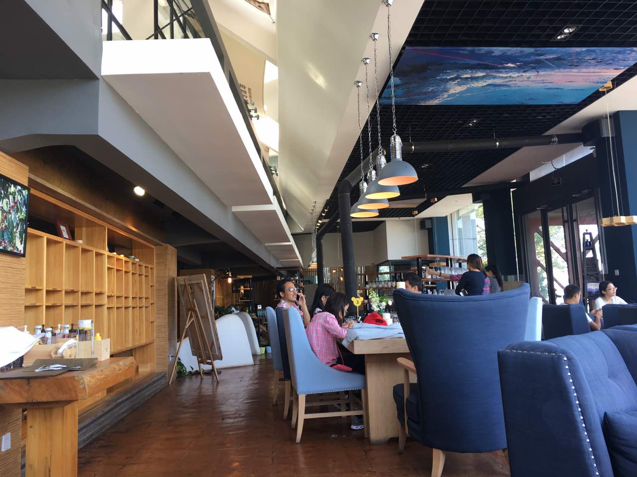 2021lavida coffee唯地咖啡(唐岛湾店)美食餐厅,环境不错,人多时候也