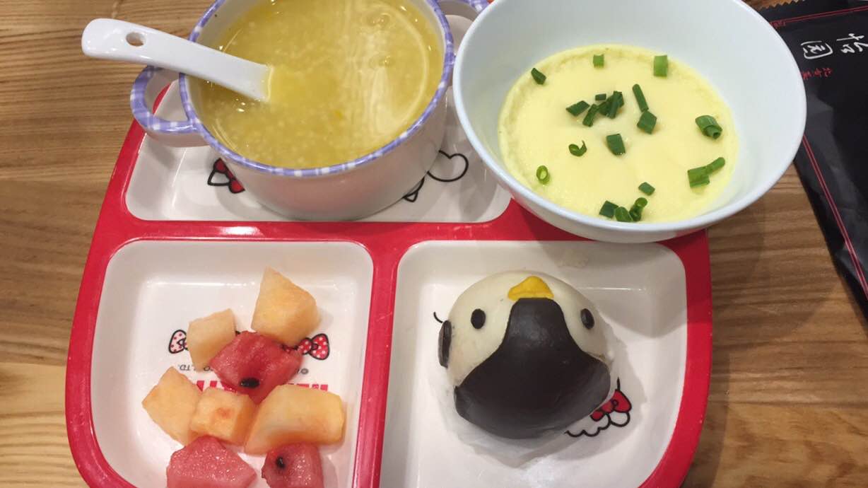 京韵怡园特贴心的送儿童餐加酸奶,宝宝超级喜欢的.