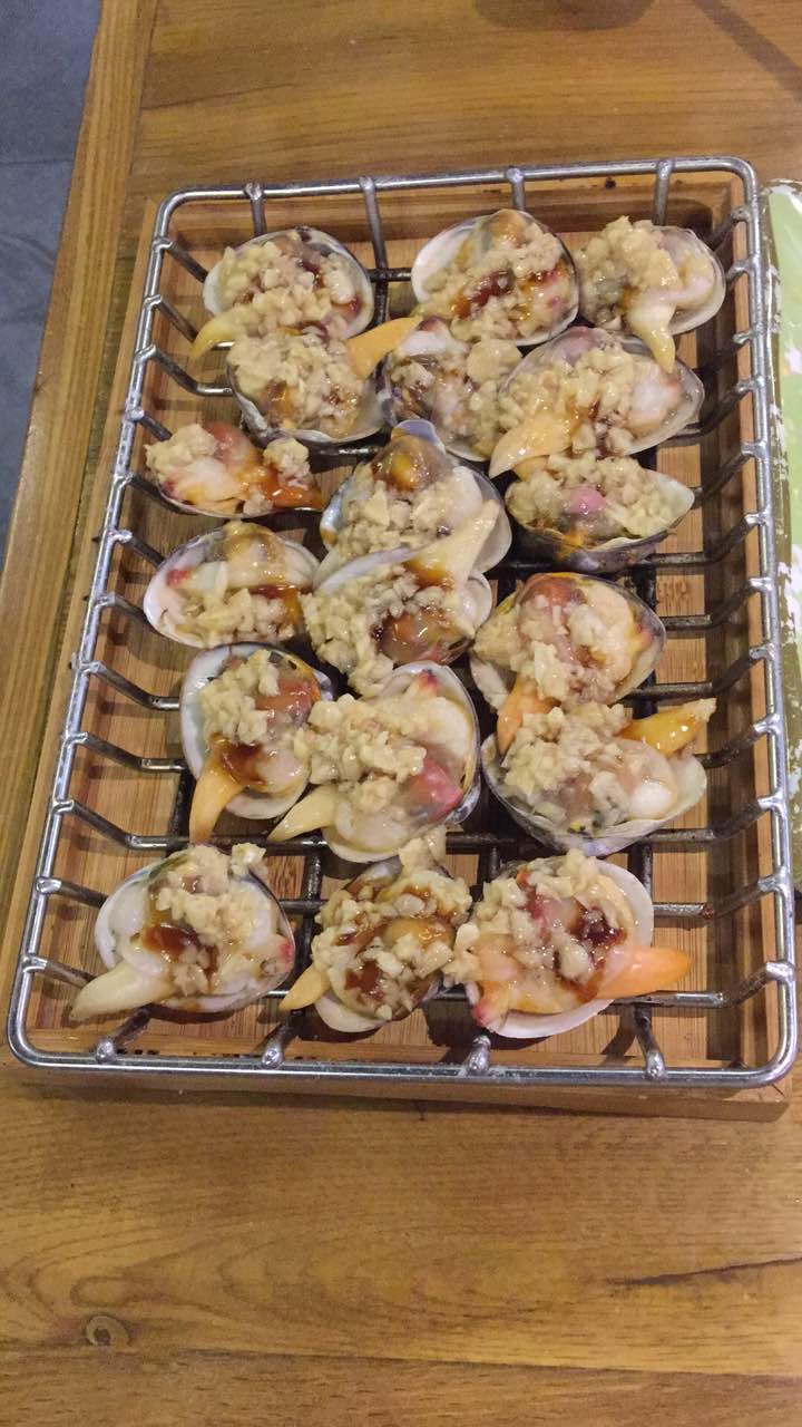 炭烤黄蚬子 推荐 新鲜 经常去吃 以前没点过 这次吃了 真不错