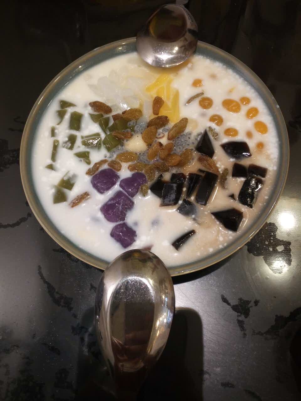 2022哼哈豆花工房(长郡店)美食餐厅,挺好吃的,可自己加配料,店.