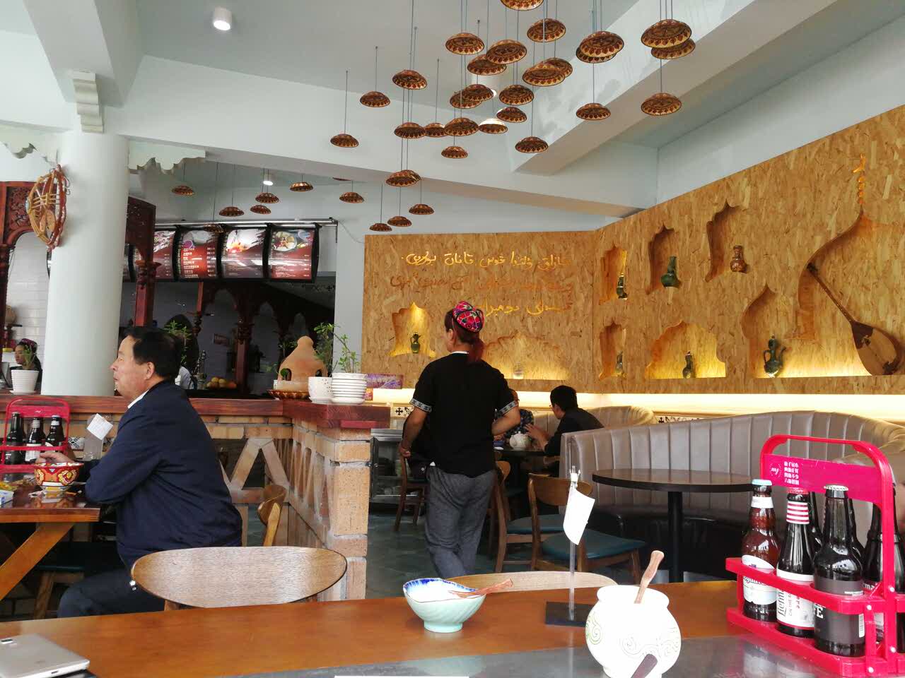 2021冬不拉奶茶餐厅美食餐厅,新疆抓饭最好吃的一家,环境.